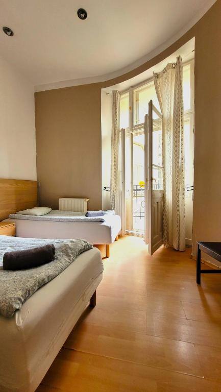 Spacious room with balcony access